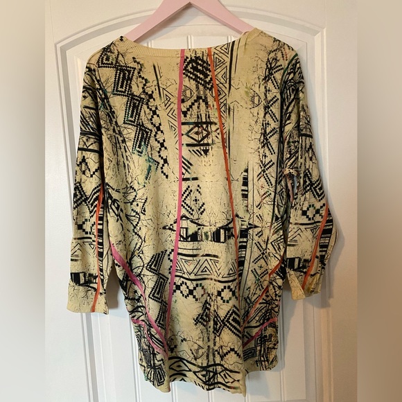 Roots x Juma Sweater - Picture 2 of 3